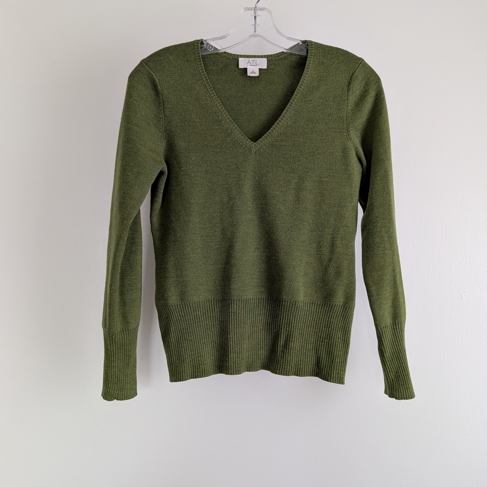 Green V-Neck Fitted Knit Sweater